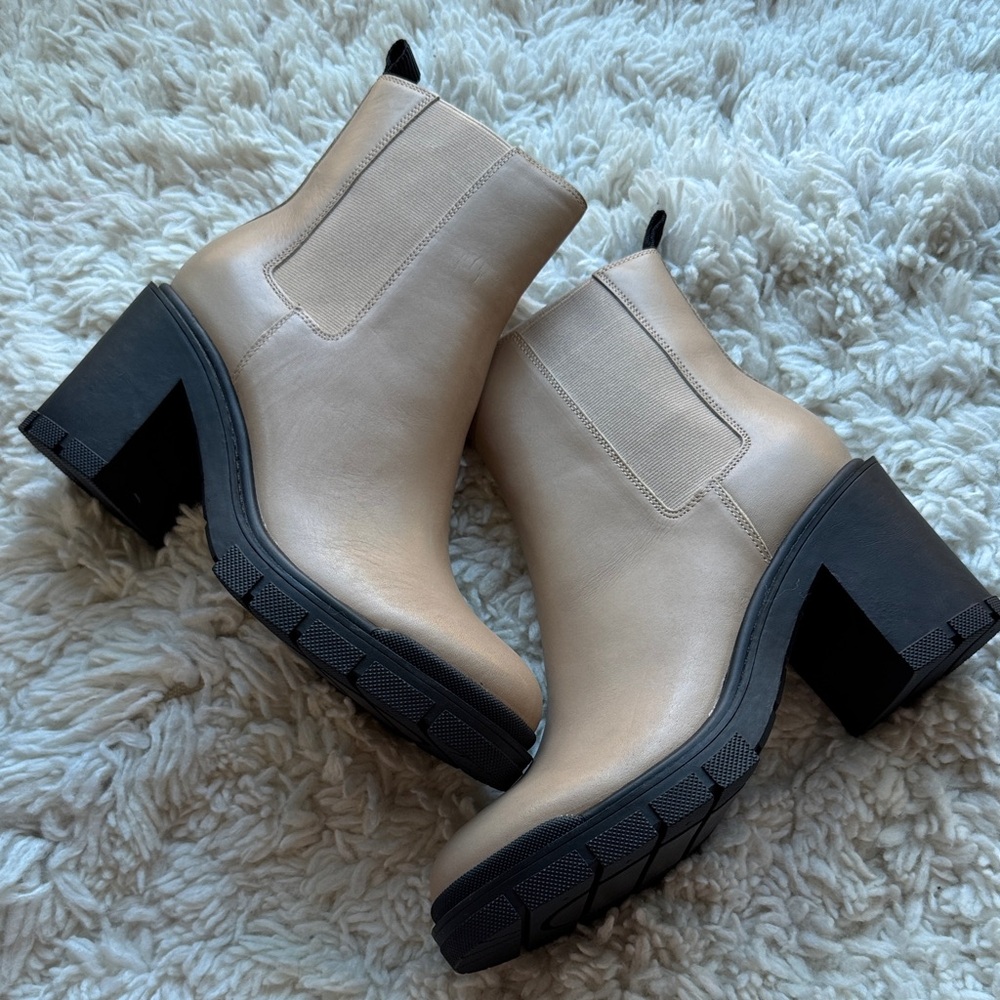 Marc‎ Fisher Vanlisa Chelsea Boot